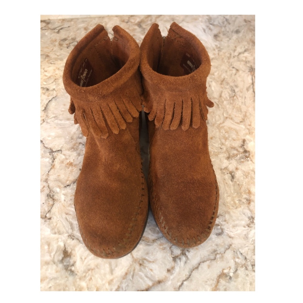 Minnetonka Fringe Booties Size 12